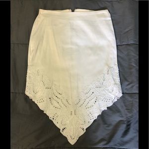 Caché White V Pencil Skirt | 2